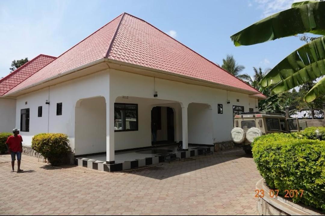 Parkbridge Resort Mto wa Mbu Ngoại thất bức ảnh